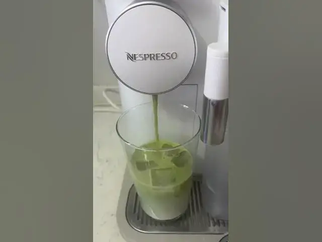 Video thumbnail for Yazın standart ikilisi! 🧊🍵🍓 Nespresso ile Çilekli Matcha deniyoruz!  #matcha  #aestheticdrinks