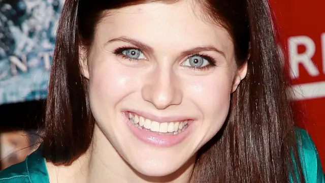Video thumbnail for We Can't Stop Staring At Alexandra Daddario's Transformation