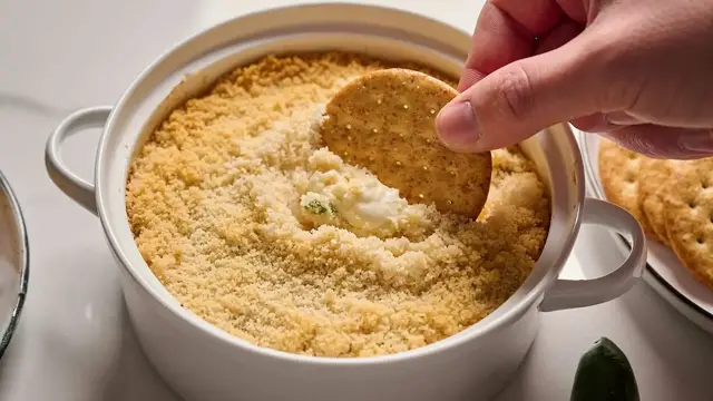 Video thumbnail for Jalapeño Popper Dip Recipe