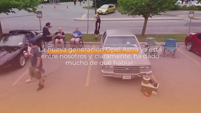 Video thumbnail for Opel Astra Sports Tourer: Espacio y confort.