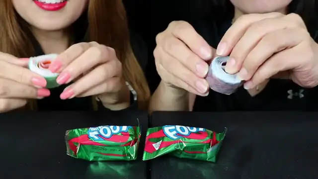 Video thumbnail for GUMMY RACE (FRUIT BY THE FOOT) MUKBANG CHALLENGE   Kim Liz Too(720P HD)