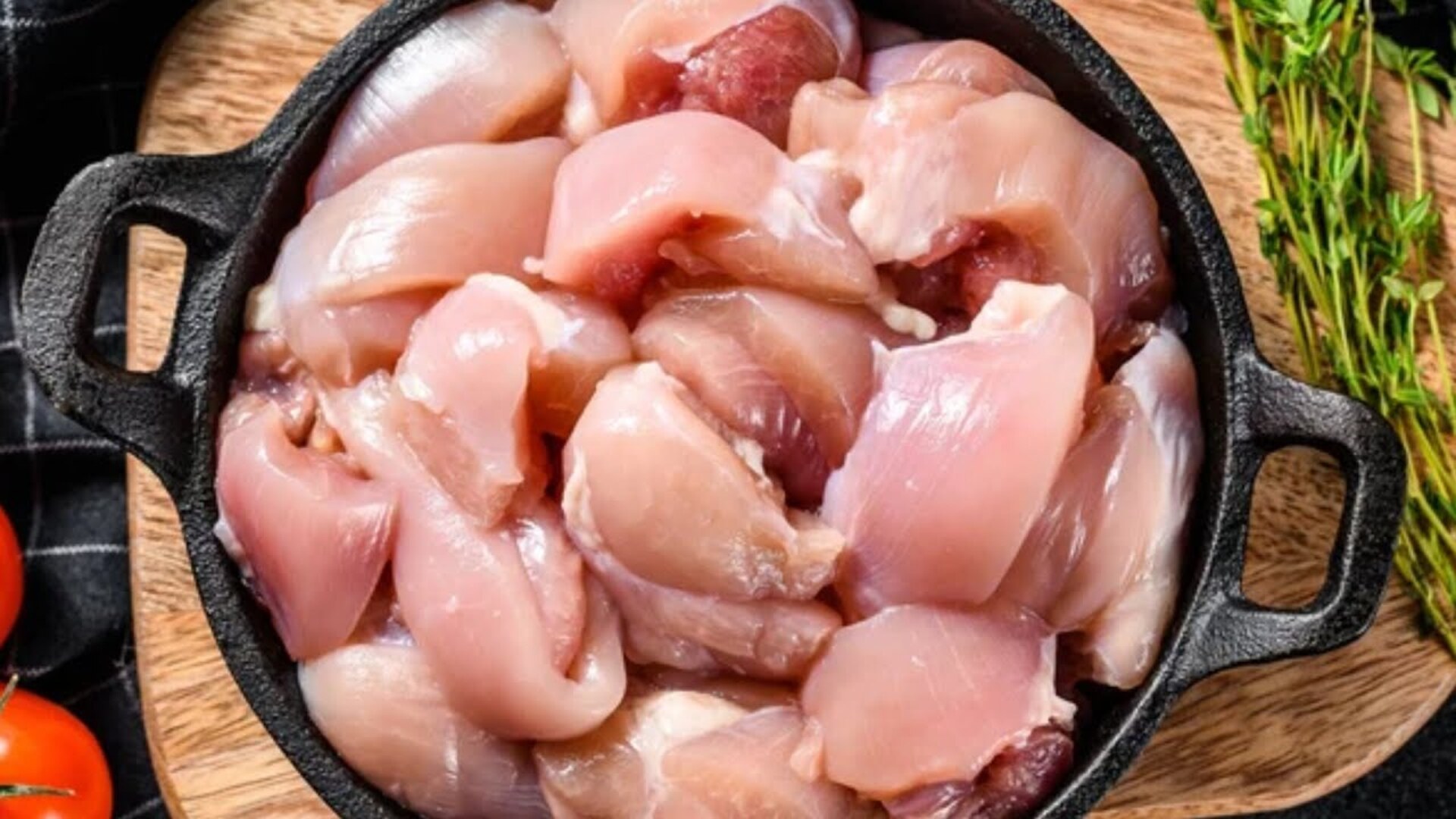 Video thumbnail for Big Mistakes Everyone Makes When Cooking Chicken Thighs