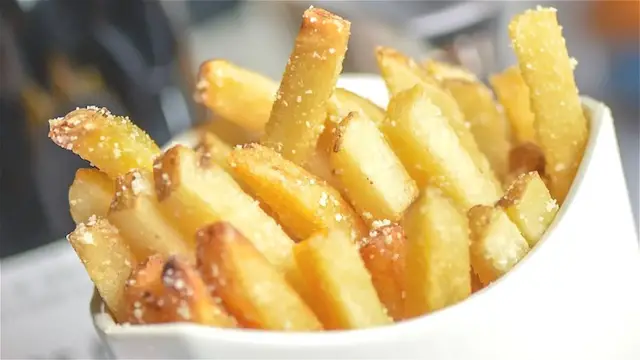Video thumbnail for Steakhouse Chains Serving Top-Notch French Fries