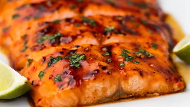 'Video thumbnail for Broiled Sweet Chili Salmon Recipe'