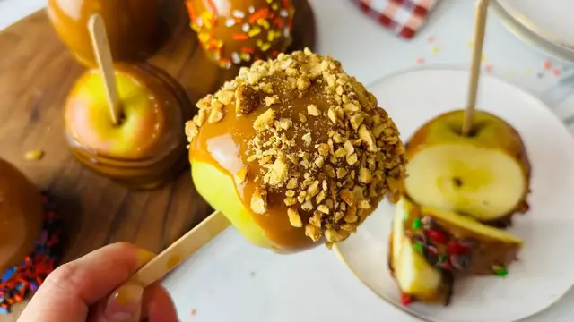 'Video thumbnail for Our Caramel Apple Recipe Only Requires 3 Simple Ingredients'