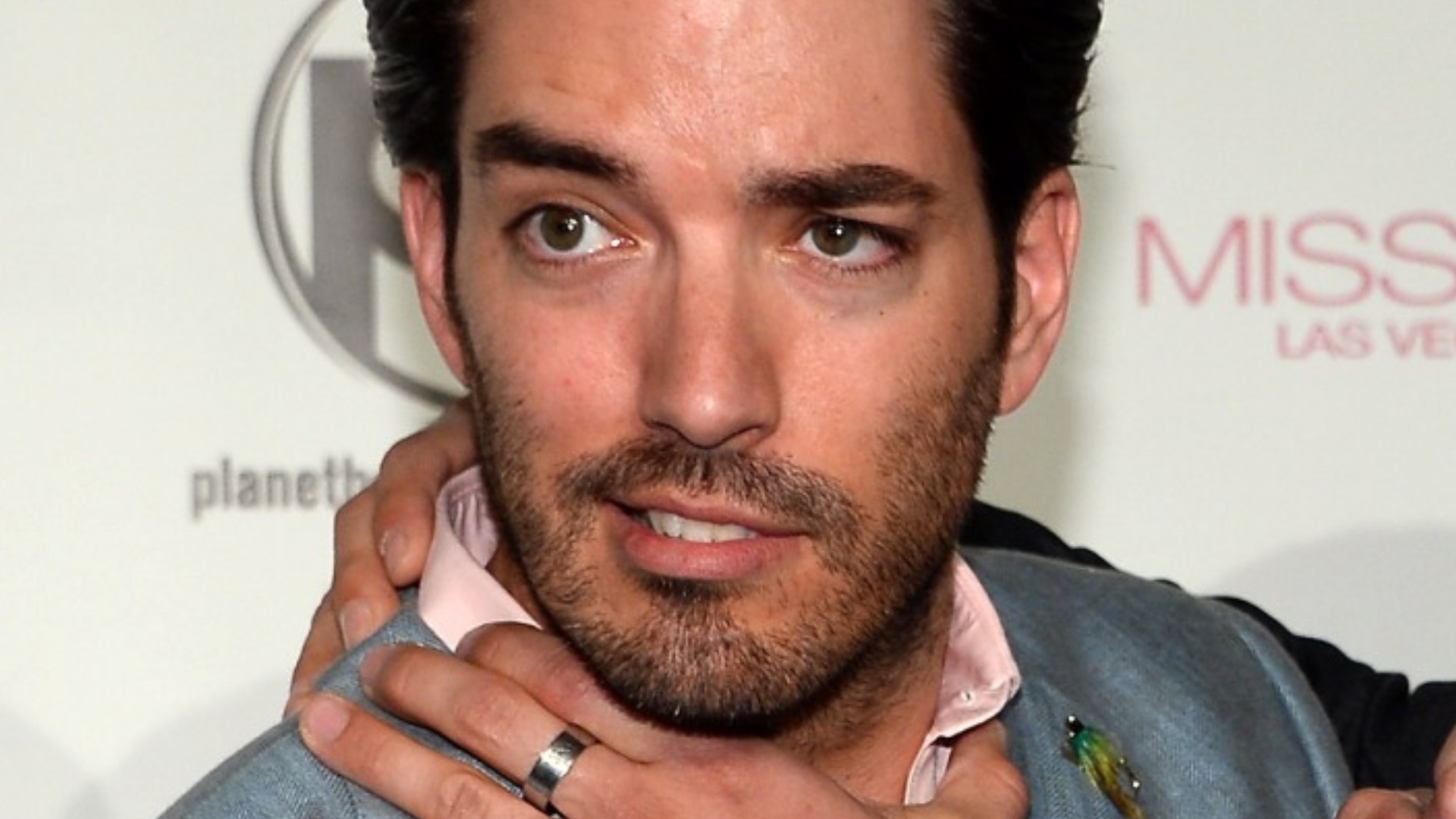 Video thumbnail for A Closer Look At Why Property Brothers Is Totally Fake