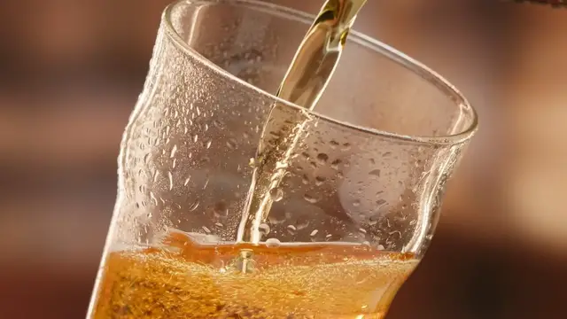 Video thumbnail for This Post-Exercise Drink Is Actually Good For Hydration