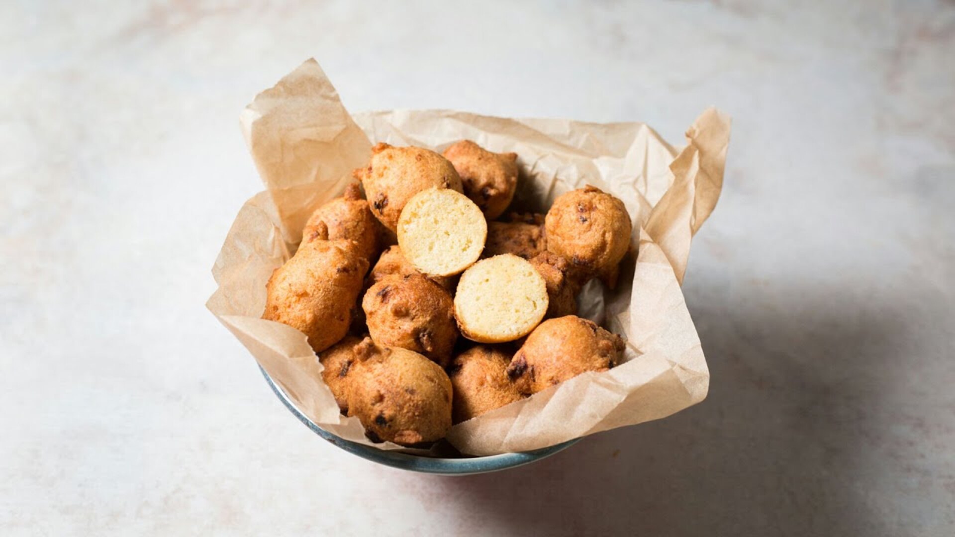 Video thumbnail for Copycat Long John Silver's Hush Puppies Recipe
