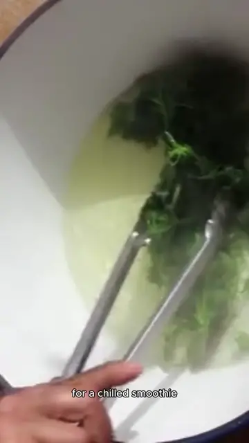 Video thumbnail for avocado smoothie recipe