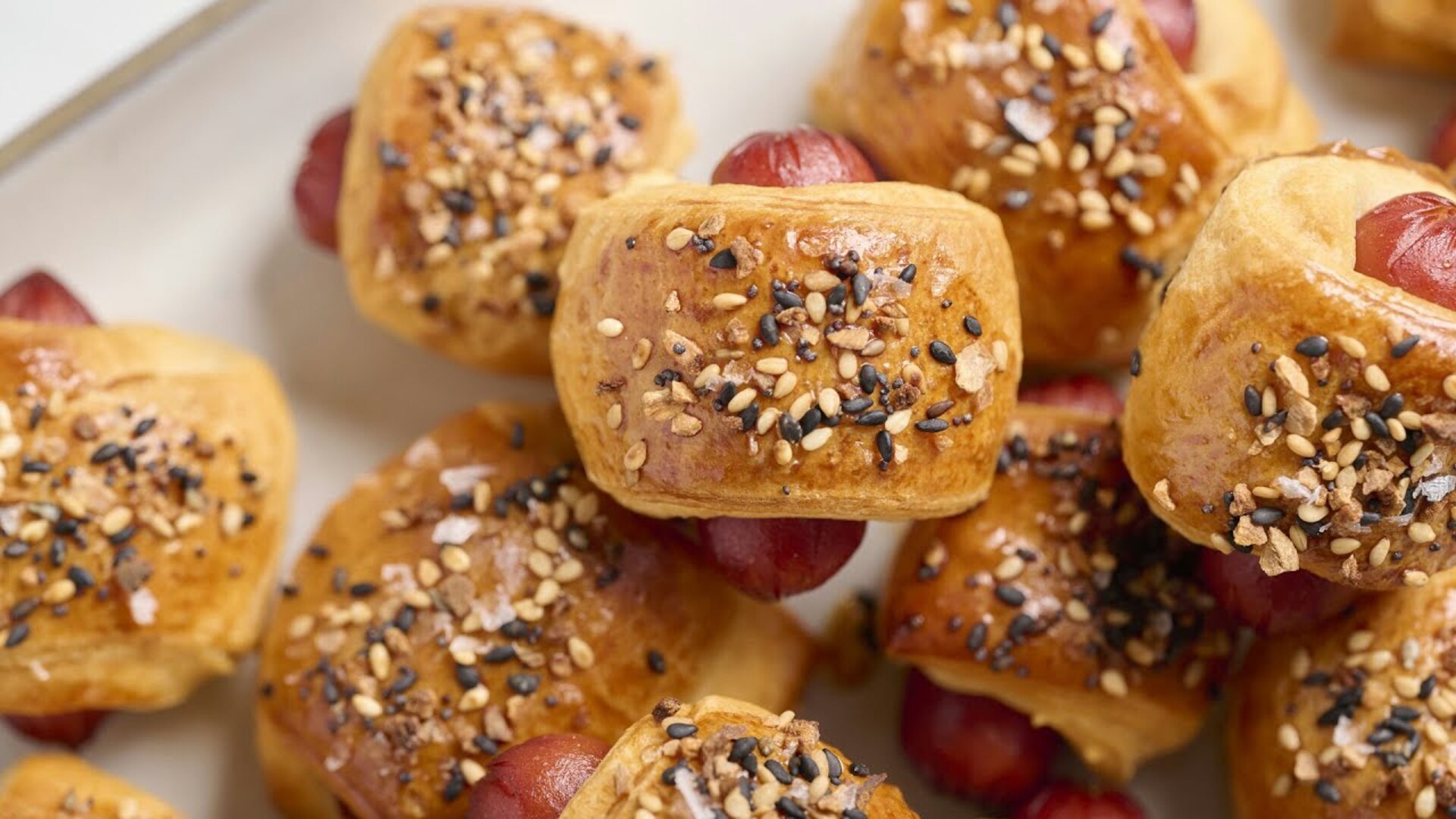 Video thumbnail for Everything Bagel Pigs In A Blanket Are Game Day-Worthy