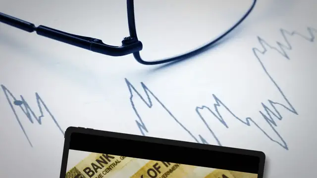 Video thumbnail for How RBI Rules Put Your Bank Locker Gold at Financial Risk