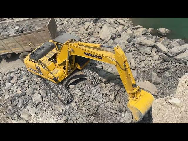 Video thumbnail for Komatsu PC210-10M0 || सबसे powerful digging machine है