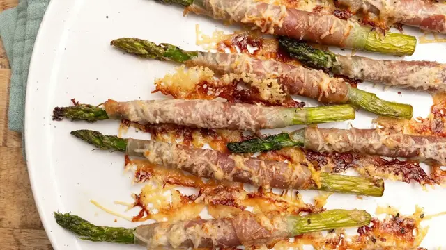 Video thumbnail for Prosciutto-Wrapped Asparagus With Parmesan Recipe
