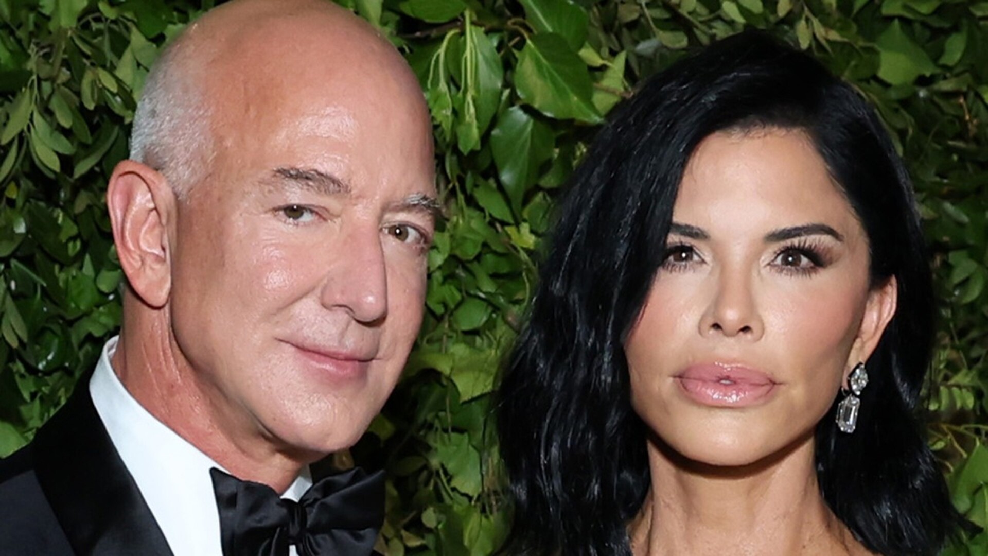 Video thumbnail for Lauren Sanchez & Bezos' Relationship Is Weirder Than We Knew