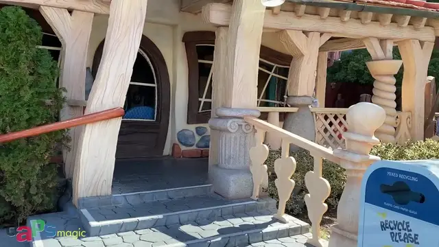 Video thumbnail for Goofy's Playhouse in Mickey's Toontown Tour on Final Weekend Open in 2022 - Disneyland