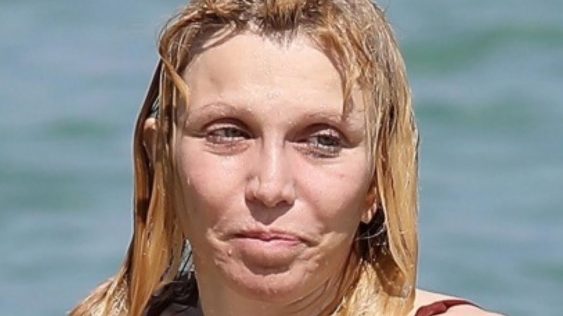 Video thumbnail for Stars Who Are Unrecognizable In Real Life Without Makeup