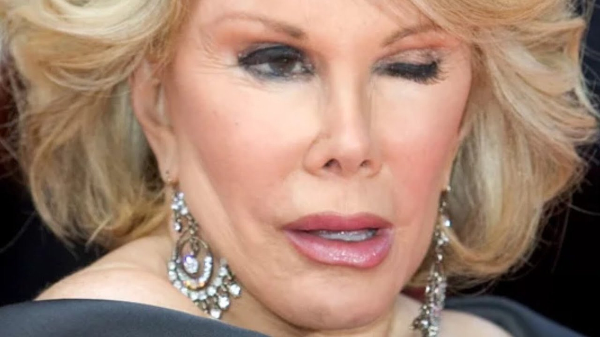 Video thumbnail for Strange Things We Learned About Joan Rivers After She Died