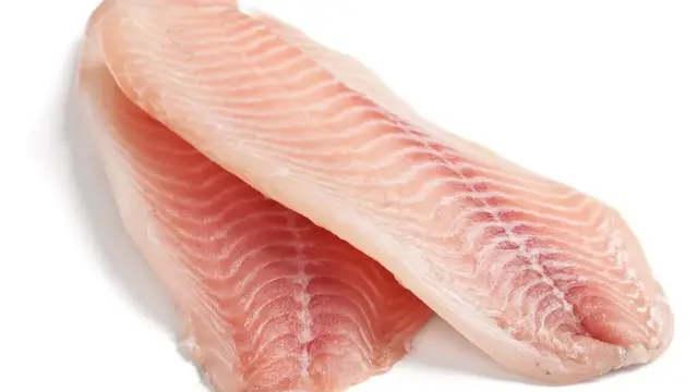 'Video thumbnail for 10 Seafood Dishes You'll Never Catch Chefs Eating'