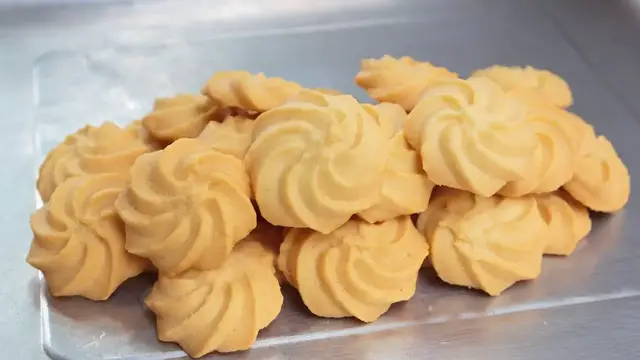 Video thumbnail for How to make healthy vegan shortbread cookies:video blog