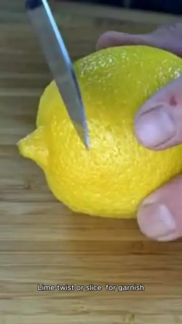 Video thumbnail for cosmopolitan cocktail recipe