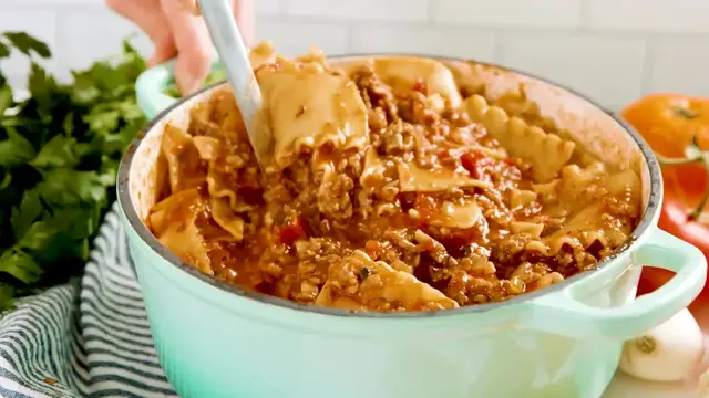 Video thumbnail for Best Homemade Lasagna Soup Recipe