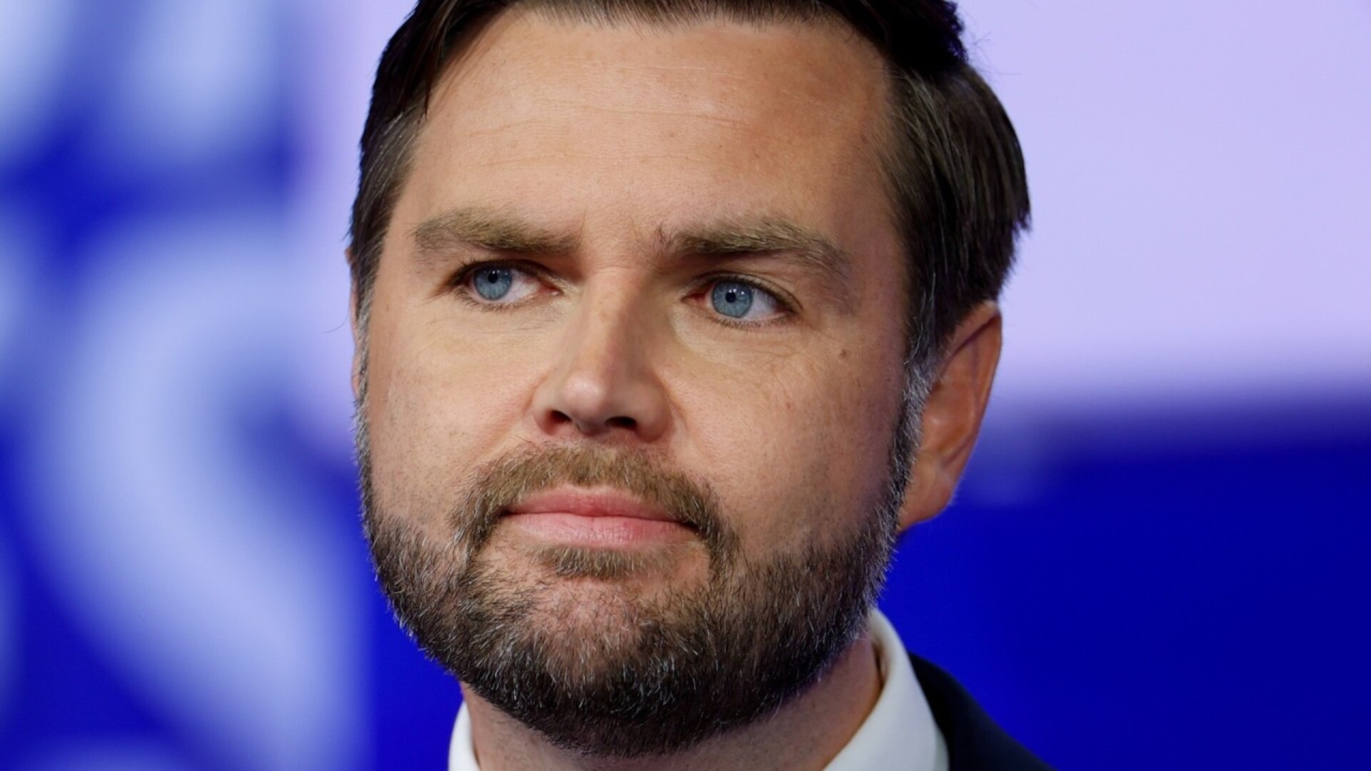 Video thumbnail for JD Vance Looks So Different Without His Beard