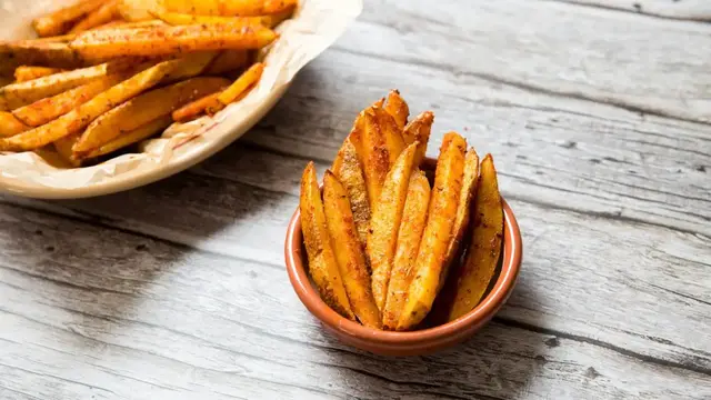 'Video thumbnail for Recreate Five Guys' Crispy Cajun Fries With This Simple Recipe'
