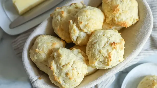 'Video thumbnail for Make Soft And Buttery Drop Biscuits With Just 3 Ingredients'