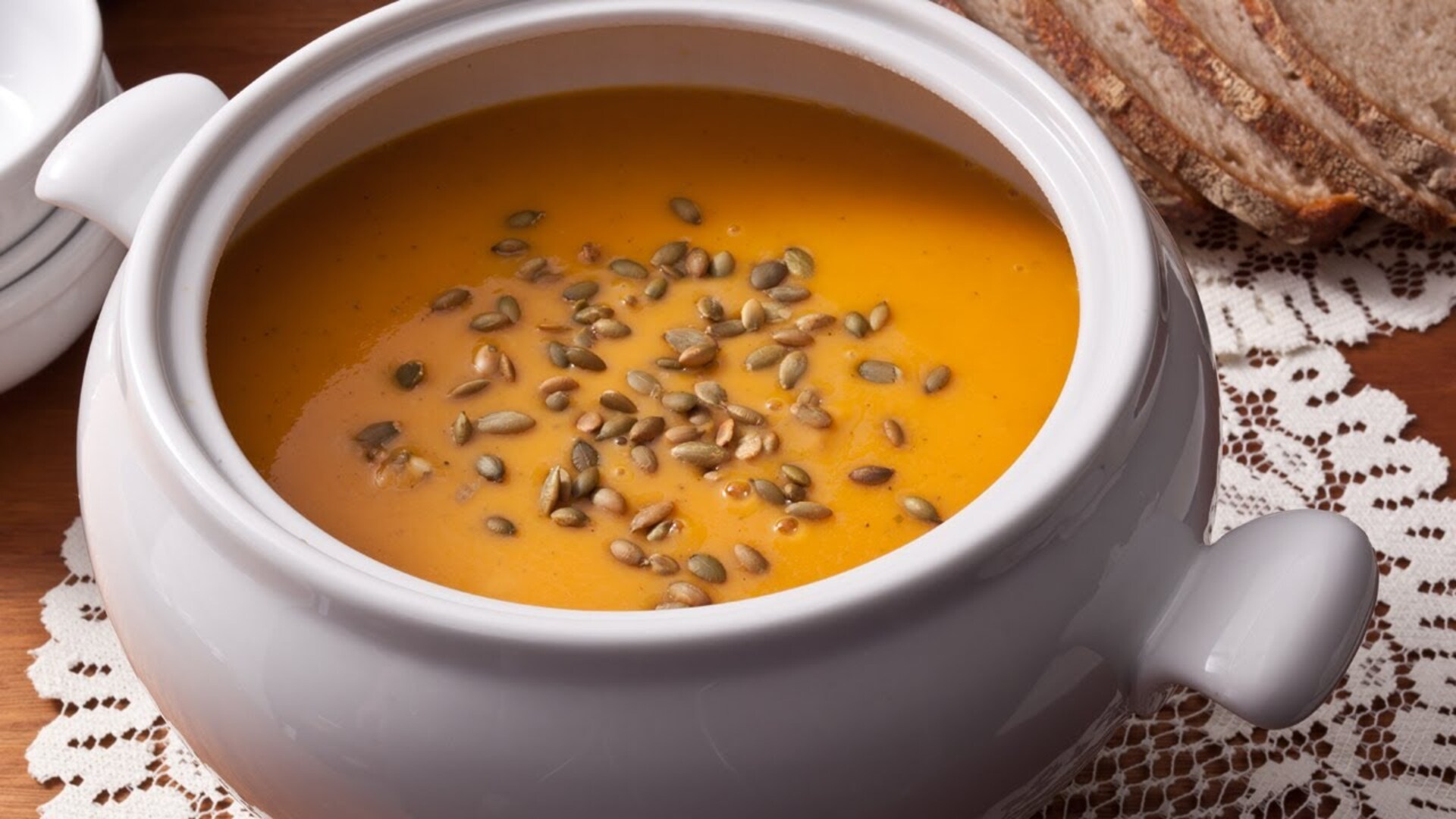 Video thumbnail for Simple Roasted Butternut Squash Soup Recipe