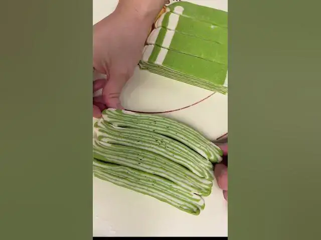 Video thumbnail for Striped Dough Technique