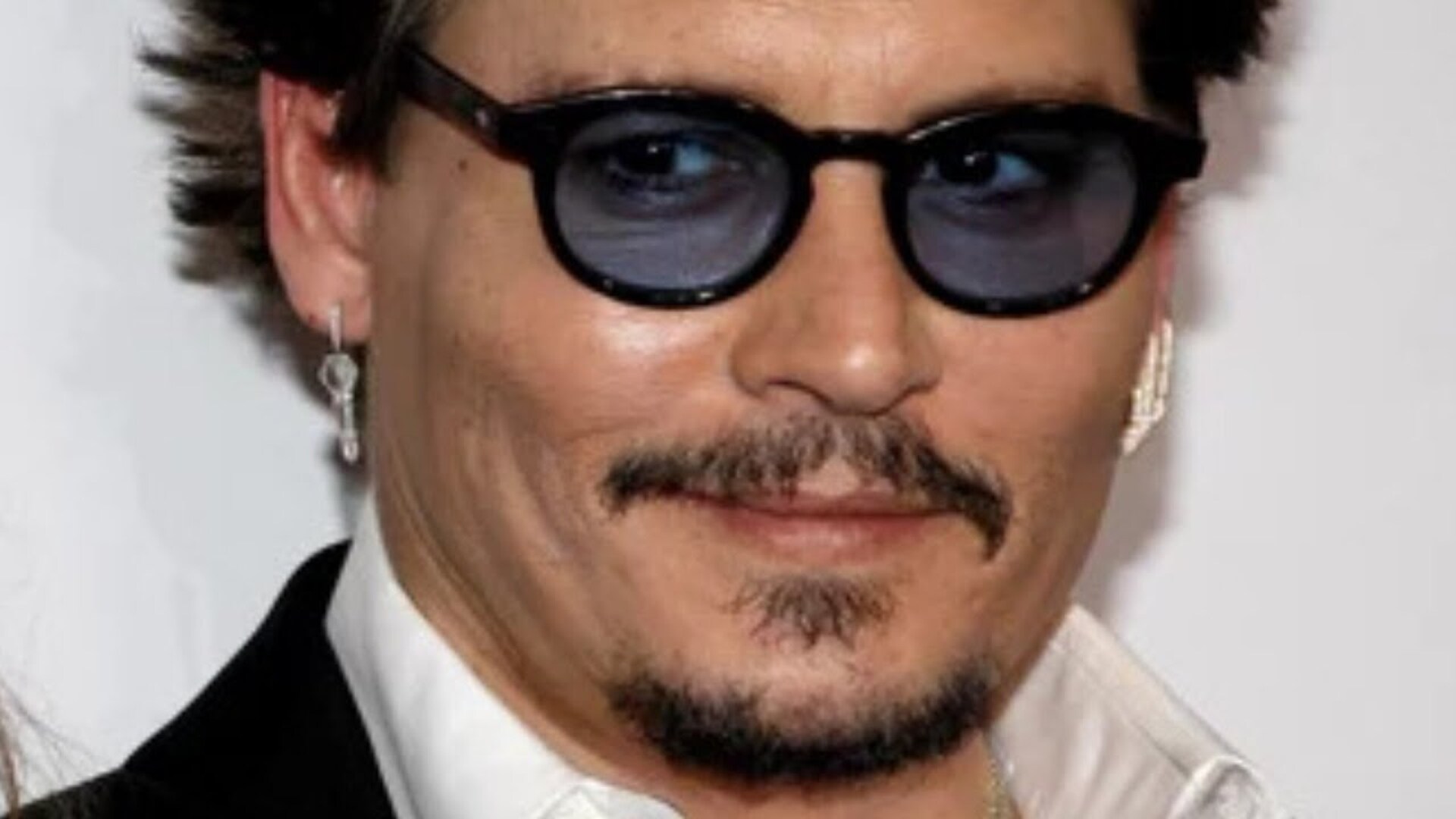 Video thumbnail for What Have Johnny Depp's Exes Said About His Behavior?