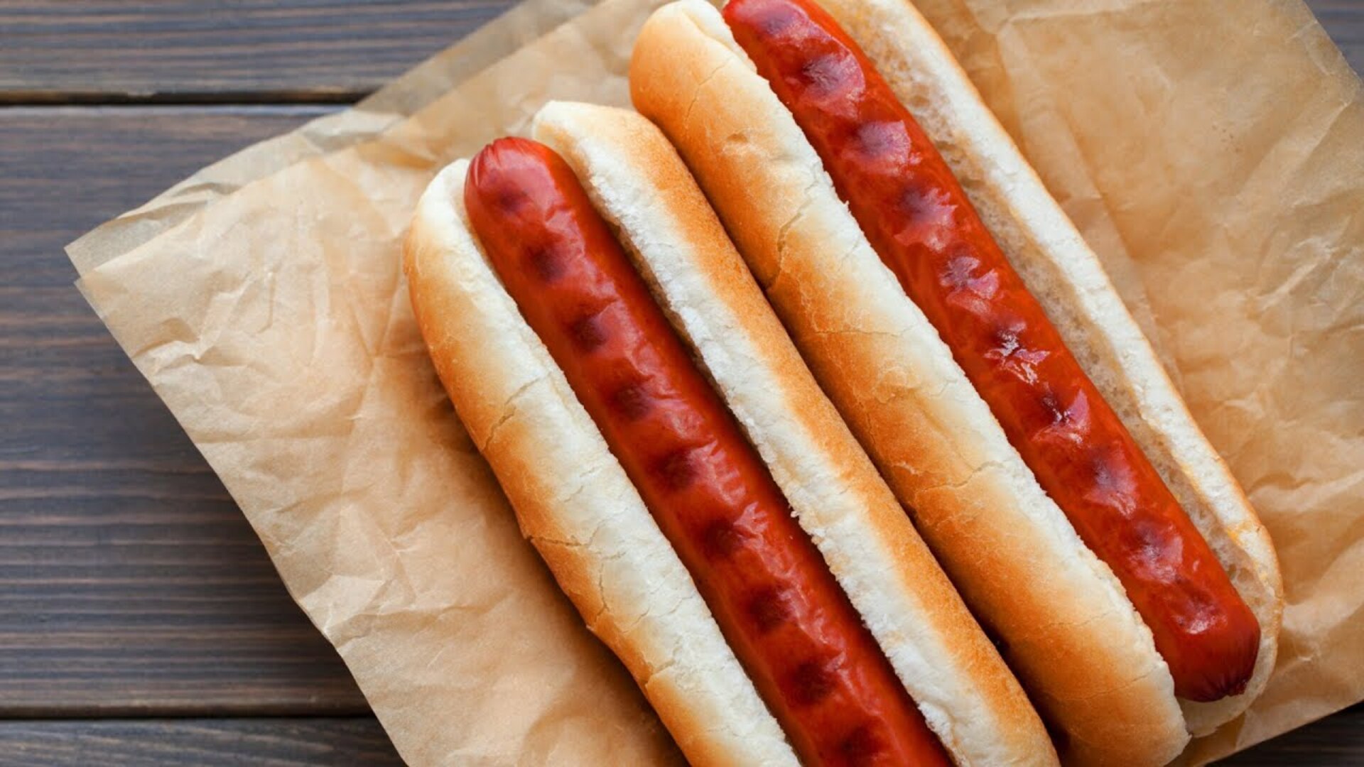 Video thumbnail for What Does It Mean To Get A Hot Dog 'Alligator' Style?