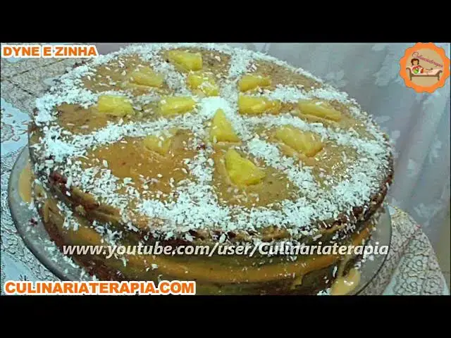 Video thumbnail for BOLO GELADO DE IOGURTE COM DOCE DE LEITE ABACAXI E COCO