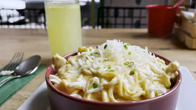 'Video thumbnail for Creamy Mac and Cheese Recipe'