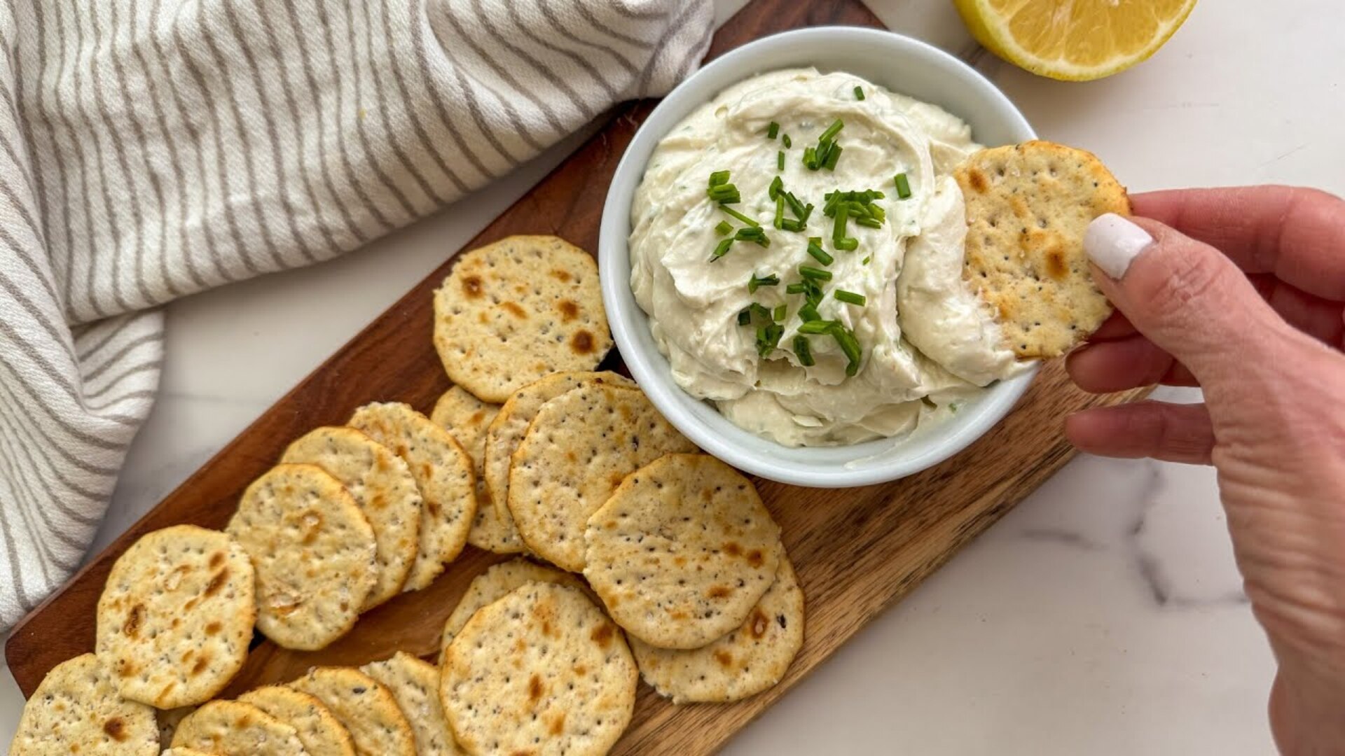 Video thumbnail for 5-Ingredient Chevre Cheese Dip With Crackers Recipe
