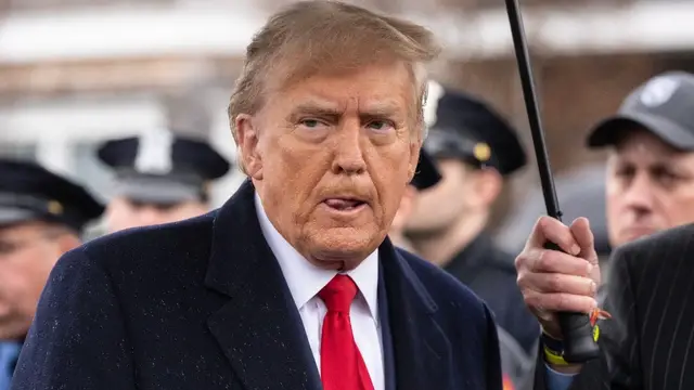 Video thumbnail for Trump Commits The Ultimate Makeup Sin With Messy Look