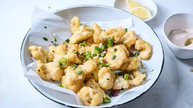 'Video thumbnail for Salt And Pepper Fried Catfish Recipe'