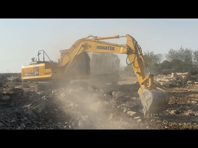 Video thumbnail for Komatsu PC225LC-10M0