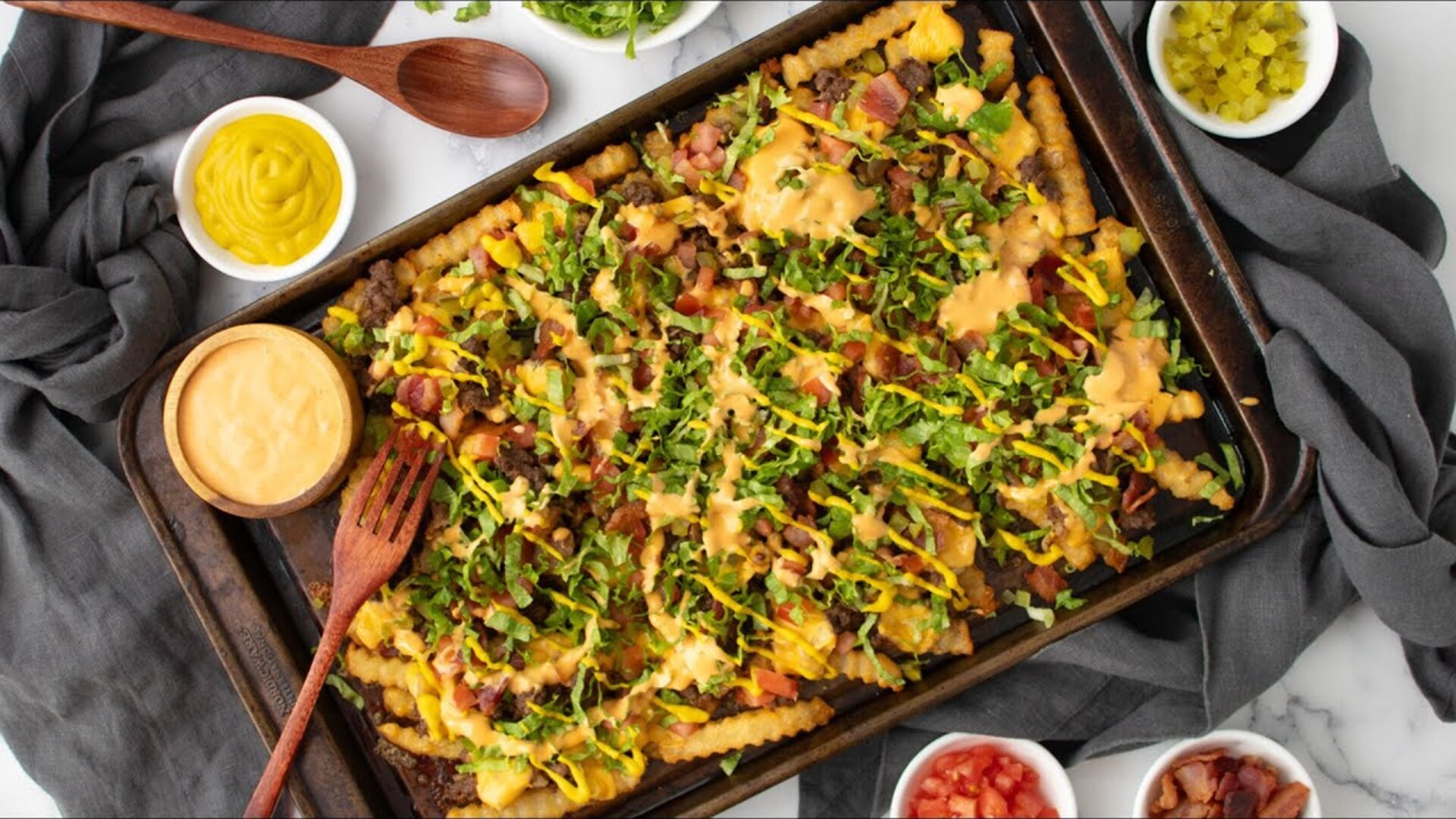 Video thumbnail for Bacon Cheeseburger Loaded Fries Recipe