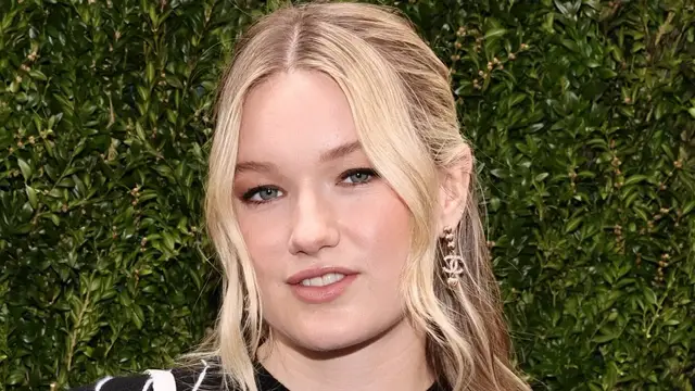 Video thumbnail for West Duchovny's Beautiful Change Will Leave You In Awe