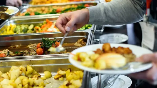Video thumbnail for Signs You're At A Bad Buffet