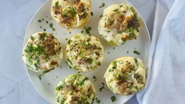 Video thumbnail for Ham And Feta Egg White Bites Recipe
