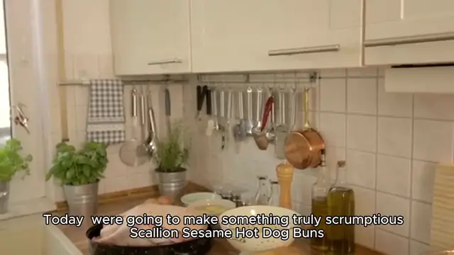 Video thumbnail for Scallion Sesame Hot Dog Buns