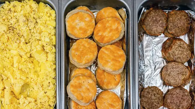 'Video thumbnail for 12 Things You Should Never Eat From Your Hotel's Breakfast Buffet'