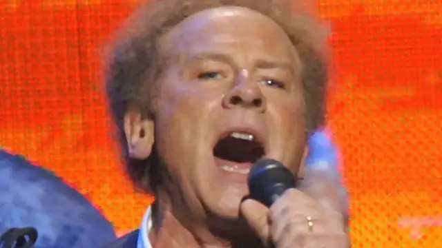 'Video thumbnail for Musicians Who Lost It On Stage And Walked Out'