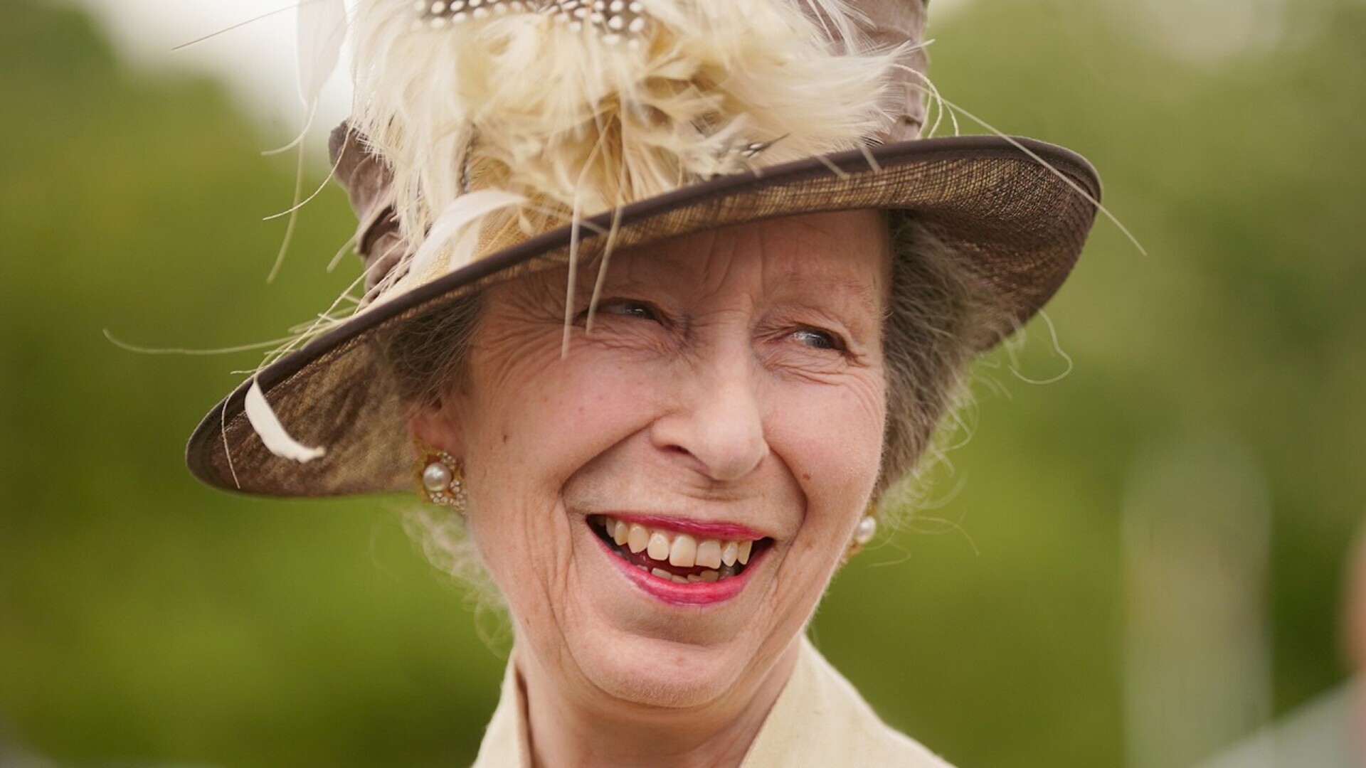 Video thumbnail for Princess Anne Lives A Surprisingly Glamorous Life