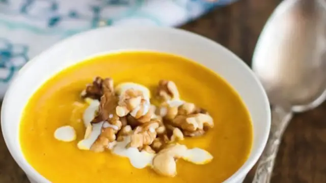 Video thumbnail for Simple & Creamy Squash Soup recipe