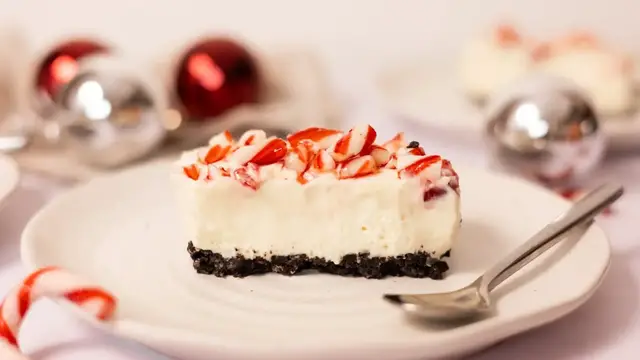 Video thumbnail for No-Bake Candy Cane Cheesecake Bars Recipe