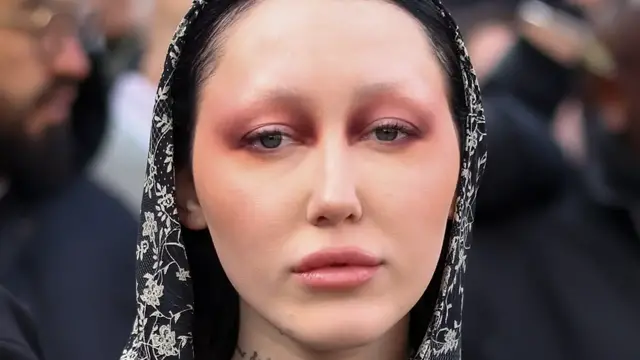 Video thumbnail for Noah Cyrus' Stunning Transformation Is Turning Heads