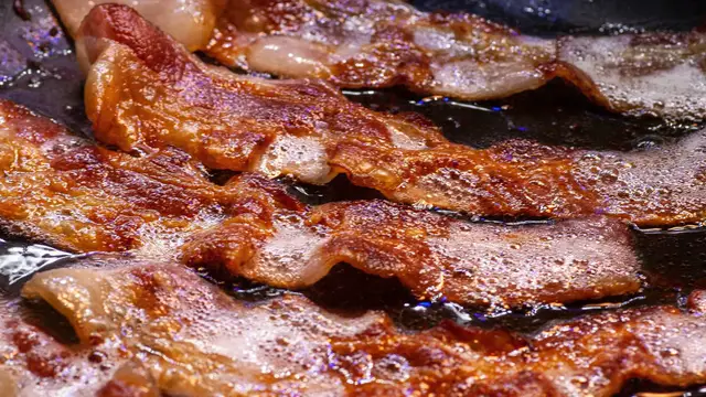 Video thumbnail for Member's Mark Vs. Kirkland Bacon: The Winner Is Clear